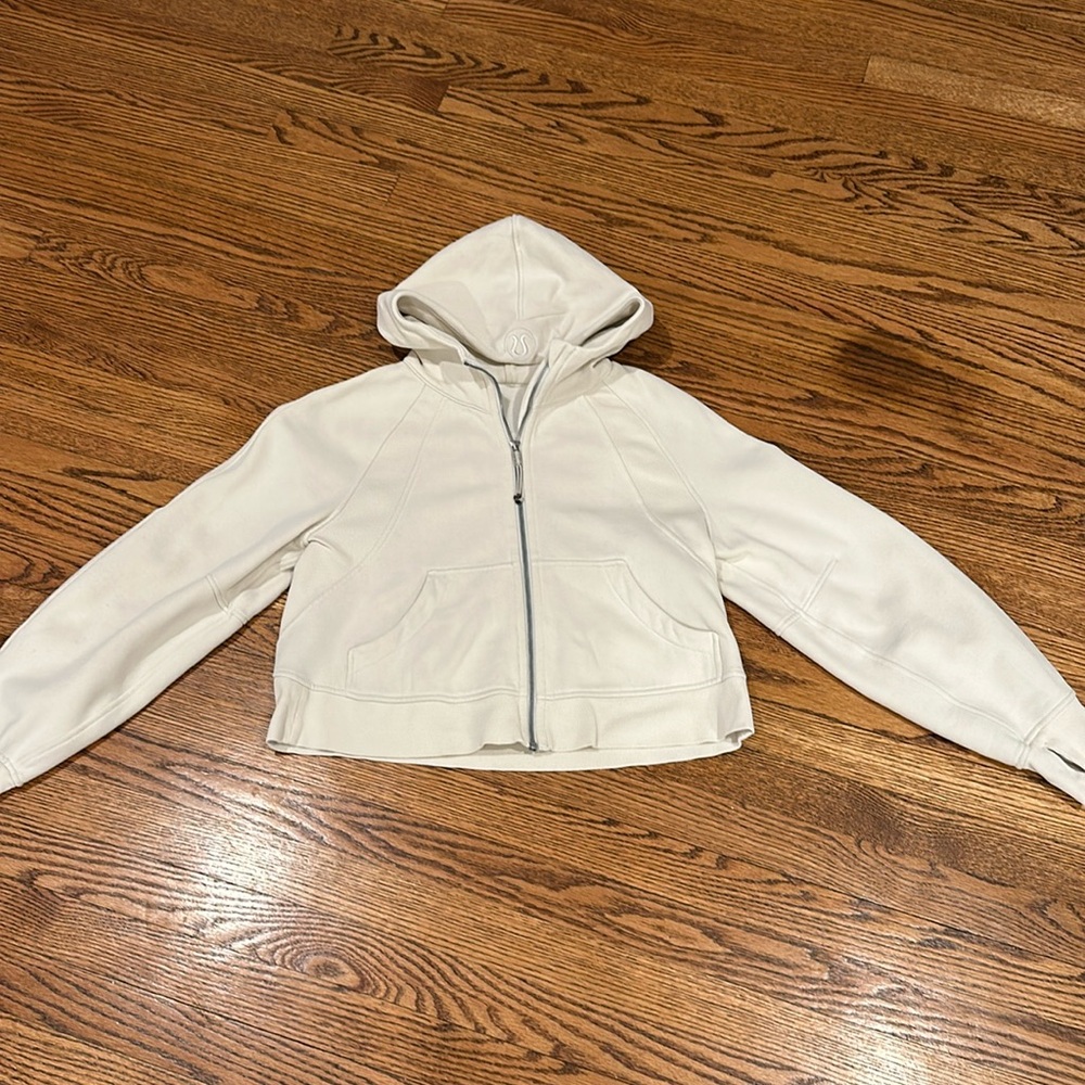 Lululemonn Scuba Oversized Full Zip Crop Hoodie XS/S in Bone